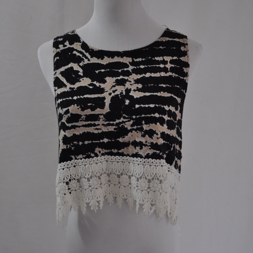 A3 Design Tie dye and lace cropped tank top
